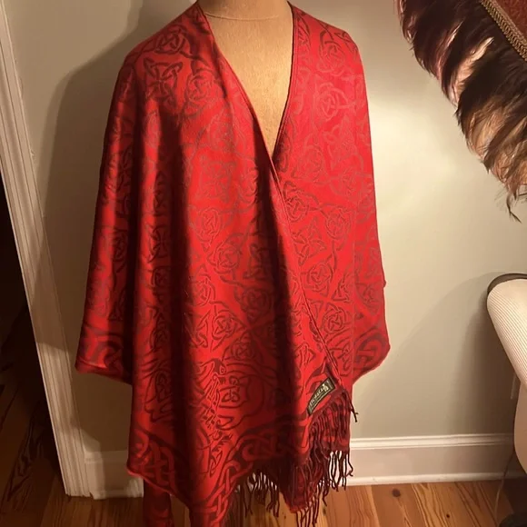 Reversible Red Ruana - Picture 4 of 5